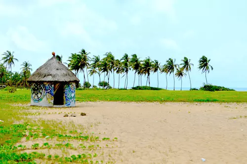 Benin Strand mit Palmen